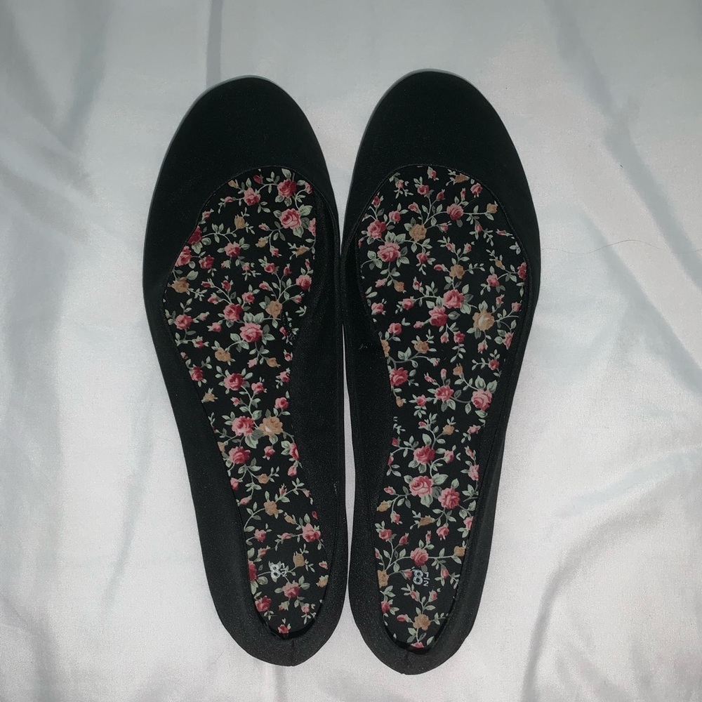 black flats